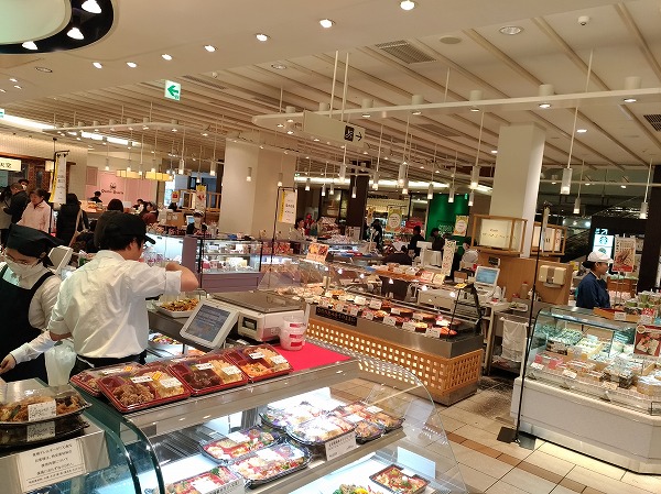 エキュート立川惣菜売り場の写真