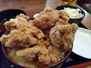 ひなたかなたランチ唐揚げ丼の写真
